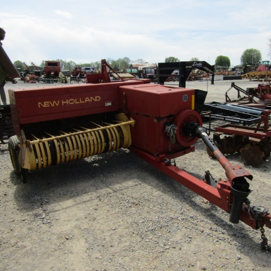 570 NEW HOLLAND SQUARE BALER