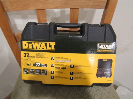 37PC 1/4'' DEWALT SOCKET AND RATCHET SET