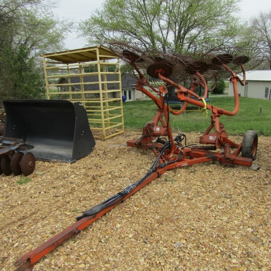 8 WHEEL BEFCO V-RAKE W/ KICKER