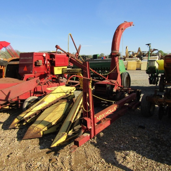 SUPER 717 NEW HOLLAND CHOPPER WITH CORN HEAD