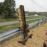 JOHN DEERE POST DRIVER