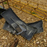 TRACTOR FENDERS OFF TS110 NH
