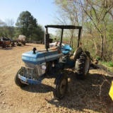 2910 FORD TRACTOR