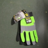 CATERPILLAR GREEN GLOVES
