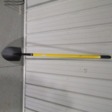 NEW FIBERGLASS HANDLE SHOVEL
