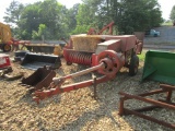 124 MF SQUARE BALER