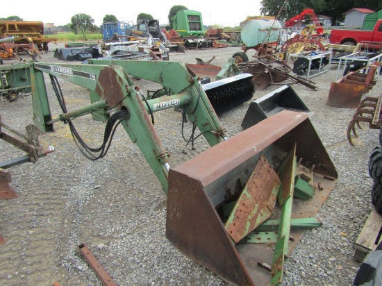 F258 FARMHAND LOADER W/ BUCKET AND BRACKET