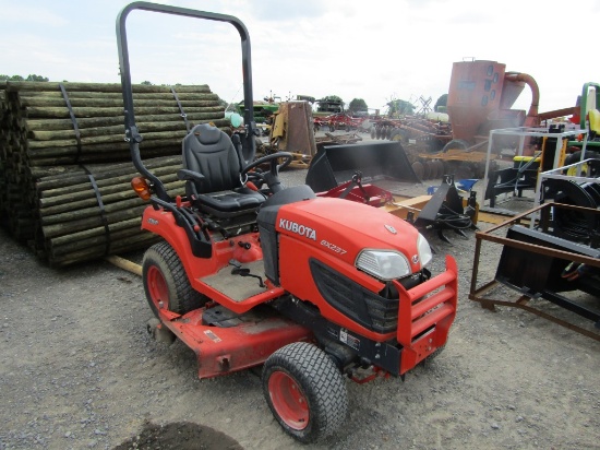 BX2370 KUBOTA TRACTOR W/ BELLY MOWER