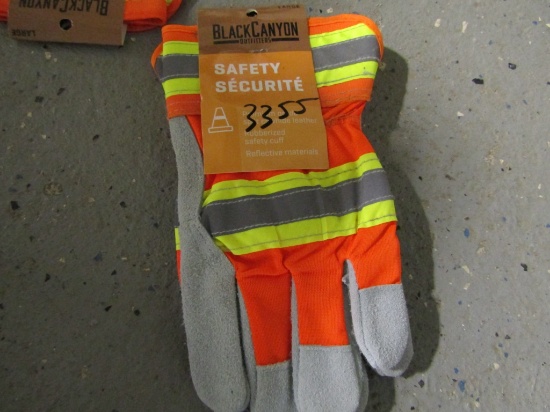 ORANGE GLOVES