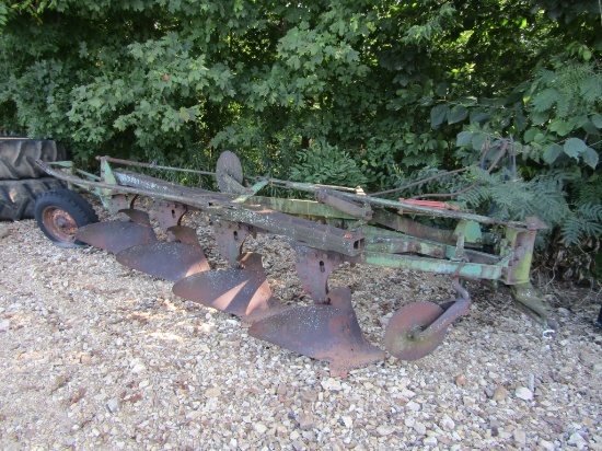 4X JOHN DEERE PLOW