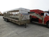 2009 28FT GOOSENECK BRAND TRI-AXLE STOCK TRAILER - NO TITLE