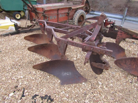 3X IH PLOW