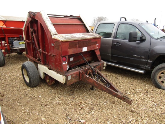 1500 M&W HAY ROLLER