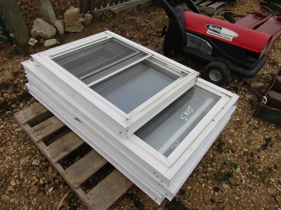 PALLET OF WINDOWS