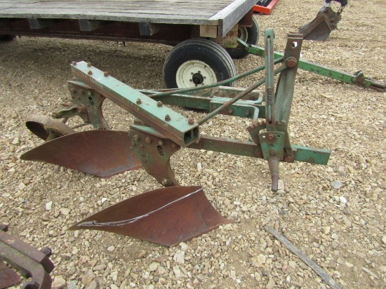 2X JOHN DEERE PLOW