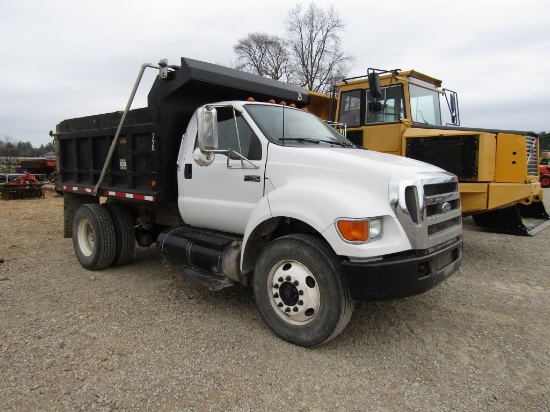2004 FORD F-750 DUMP TRUCK
