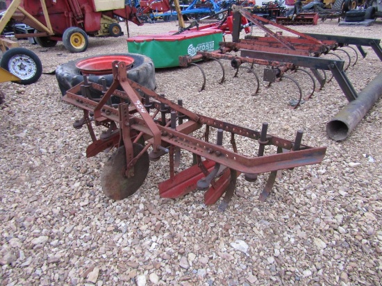 2 ROW CULTIVATOR