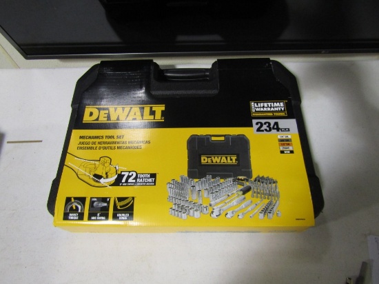 DEWALT 234PC TOOL SET