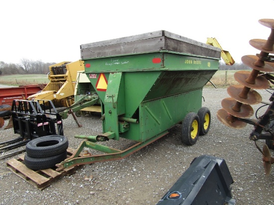 410 JOHN DEERE FEED CART - VERY NICE