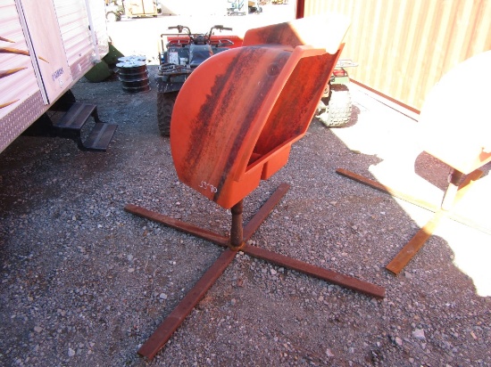 SWIVEL MINERAL FEEDER
