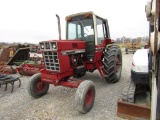 886 INTERNATIONAL TRACTOR W/ CAB