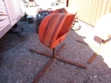 SWIVEL MINERAL FEEDER