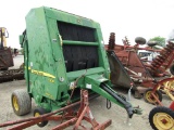 568 JOHN DEERE HAY ROLLER W/ MONITOR