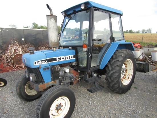3930 FORD TRACTOR W/ CAB