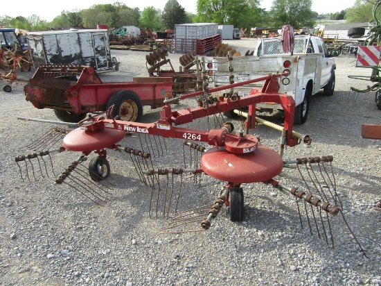 NEW IDEA HAY TEDDER /RAKE