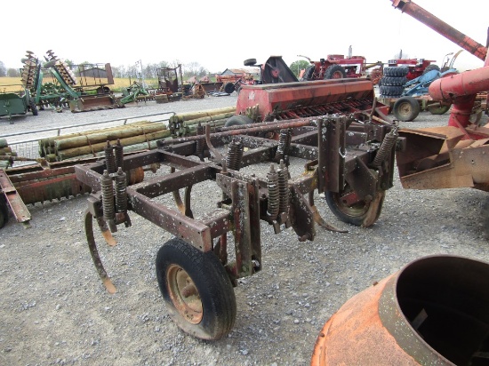 9 SHANK CHISEL PLOW