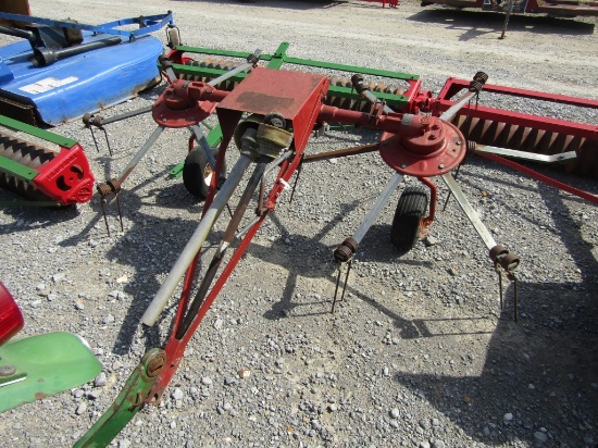 4210 NEW IDEA TEDDER
