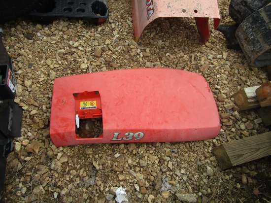 L39 KUBOTA HOOD
