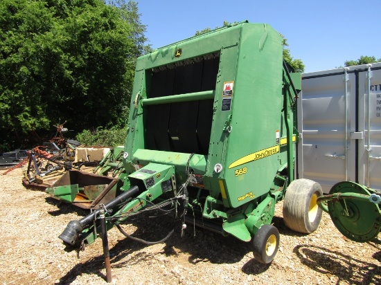 568 JOHN DEERE HAY ROLLER - NEEDS MAIN BEARING