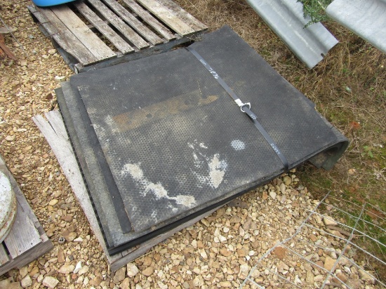 PALLET OF RUBBER MATS