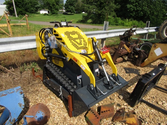 UNUSED EG360 EGN MINI SKID STEER
