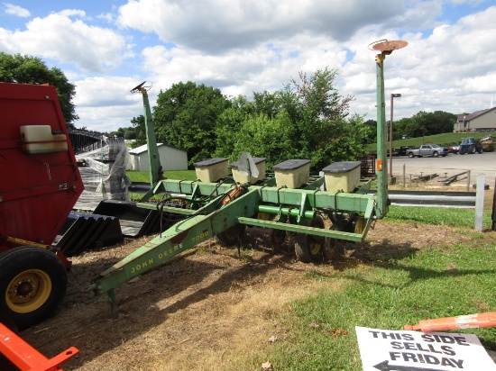 7000 JOHN DEERE 4 ROW NO-TILL PLANTER