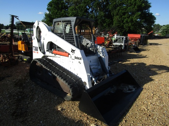T300 BOBCAT SKID STEER