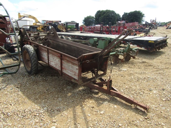 NEW IDEA MANURE SPREADER