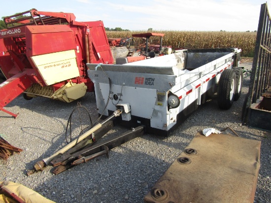 364 New Idea Tandem Manure Spreader