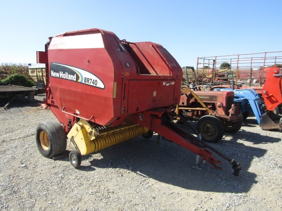 BR740A New Holland Hay Roller