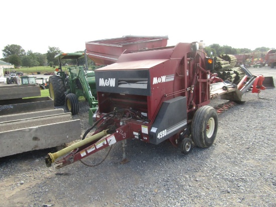 4590 M & W Hay Roller
