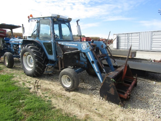 6600 Ford Tractor w/ cab & loader-bucket & bale spear