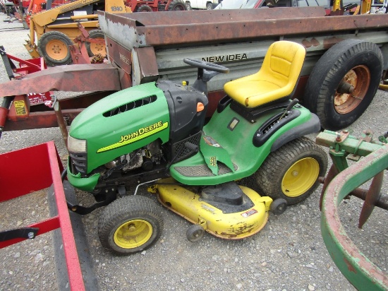 L120 John Deere Lawn Mower