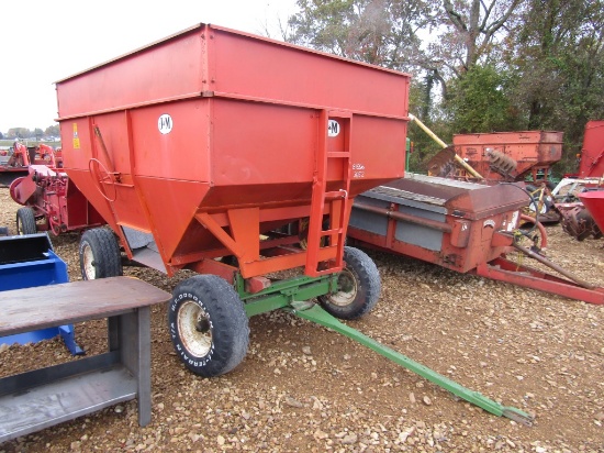 J&M GRAVITY WAGON ON JD GEAR