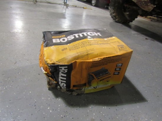 NEW BOSTITCH 2.5 GALLON AIR COMPRESSOR