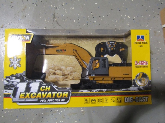 NEW HUINA 1/16TH REMOTE CONTROLLED EXCAVATOR W/ BLADE