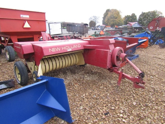273 NEW HOLLAND SQUARE BALER