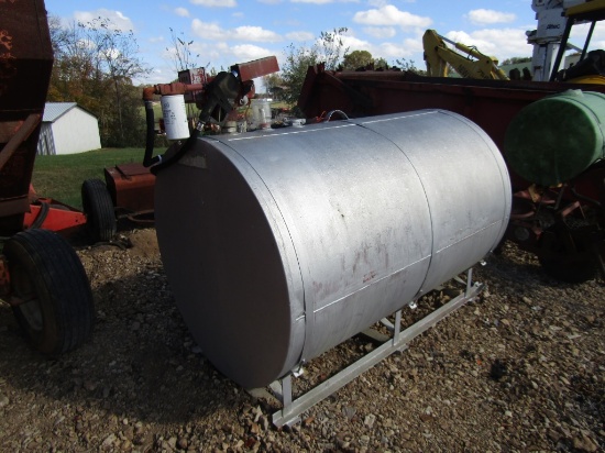 500 GALLON FUEL TANK W/ 110V PUMP