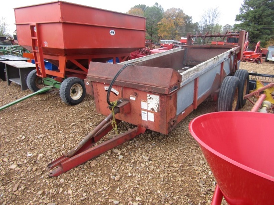 GEHL TANDEM AXLE MANURE SPREADER