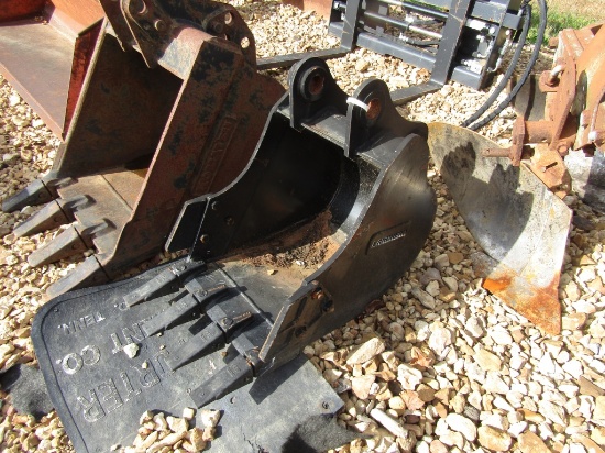 NEW 16'' LANDHERO BACKHOE BUCKET